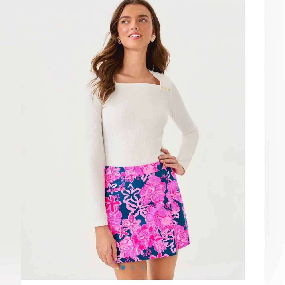 Lilly Pulitzer Brenton 
Mini Skort in Starlight Navy. Size 10